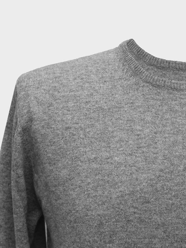 Girocollo in cashmere foggy dettaglio scollo Girocollo in cashmere foggy dettaglio scollo